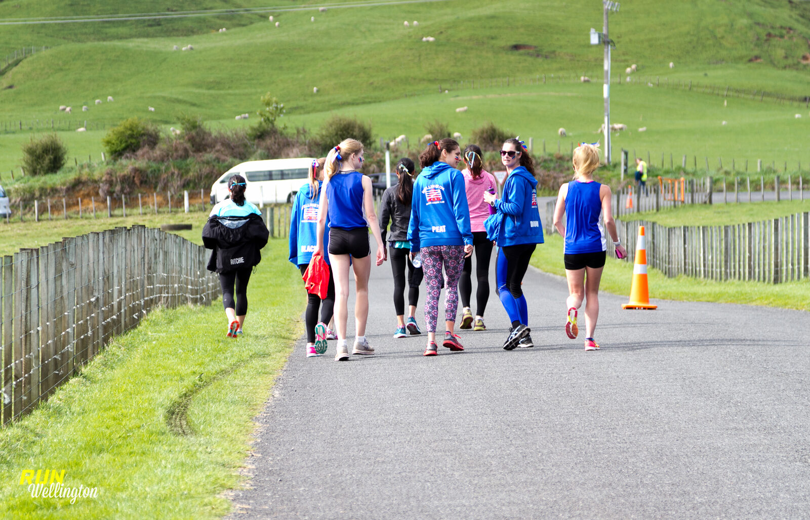 Wellington Harriers Senior Women's Team at Lap 5 Change over